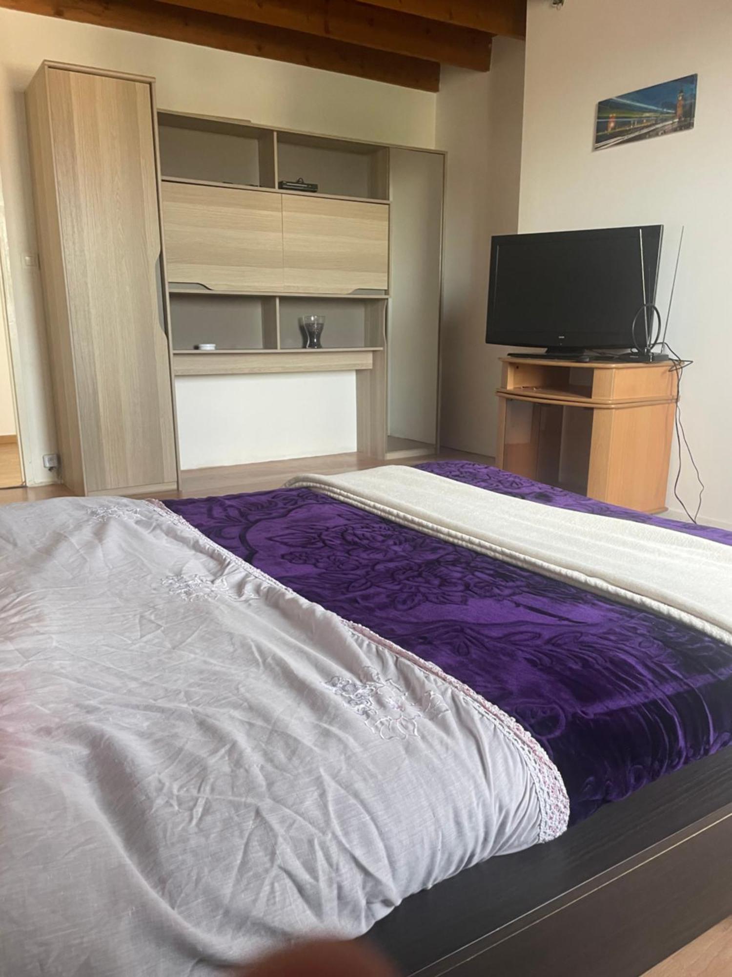 Violette Cote Aeroport Calme Charmante Séjour chez l'habitant